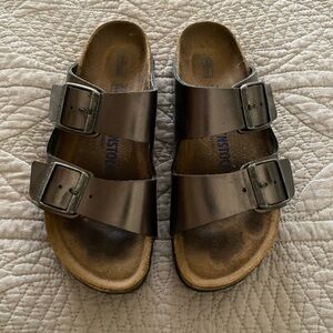 Birkenstock Metallic Leather Arizona Soft Footbed Sandal, 37, 6.5